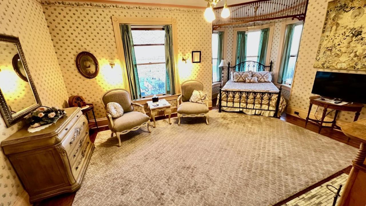 The Hancock House Bed & Breakfast Inn Дабек Экстерьер фото